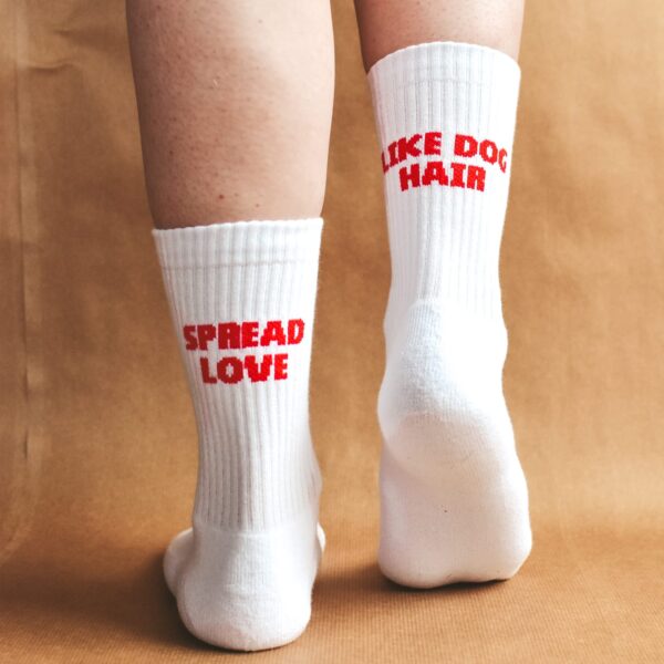 Socken "Spread love like dog hair"