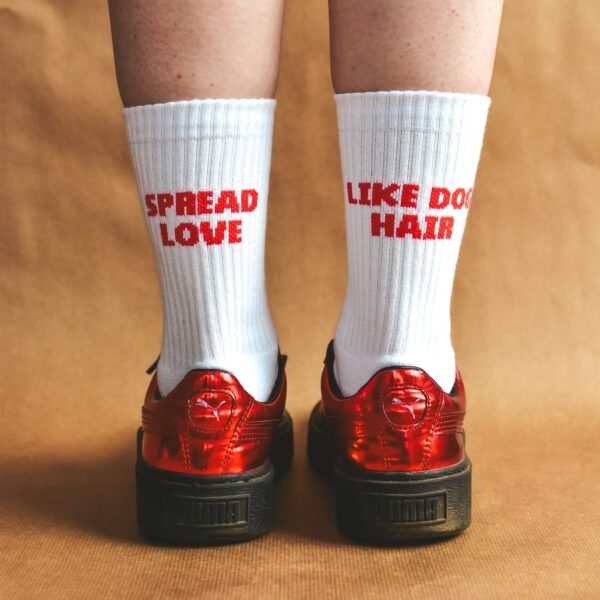 Socken "Spread love like dog hair" – Bild 3