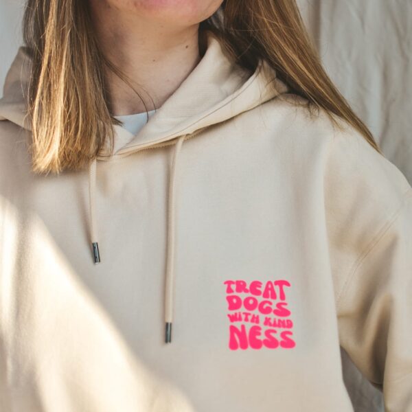 Hoodie "Treat dogs with kindness" – Bild 2